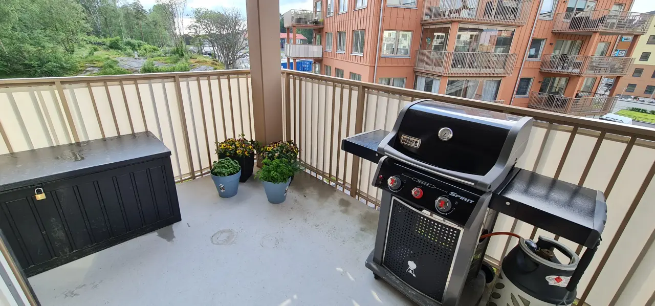 Insynsskydd för balkong i Ytterby – tätt balkongskydd